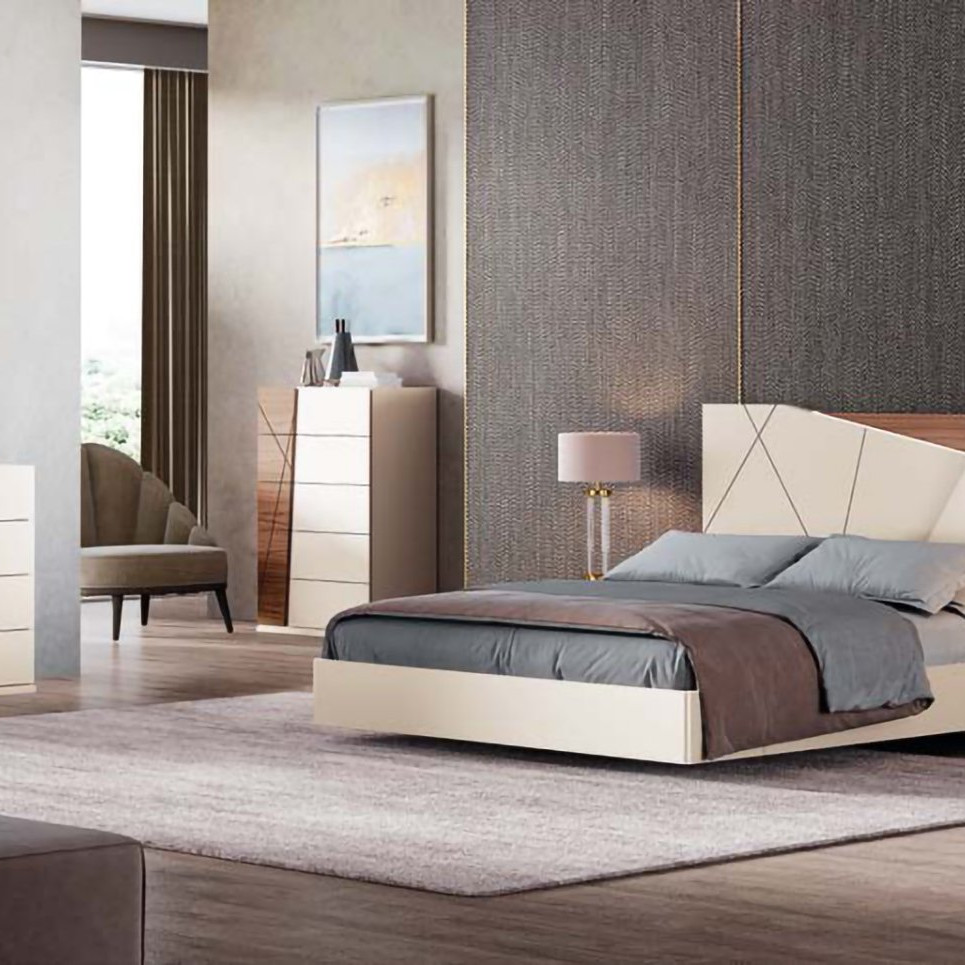 Closet Noble com portas espelhadas e iluminação LED