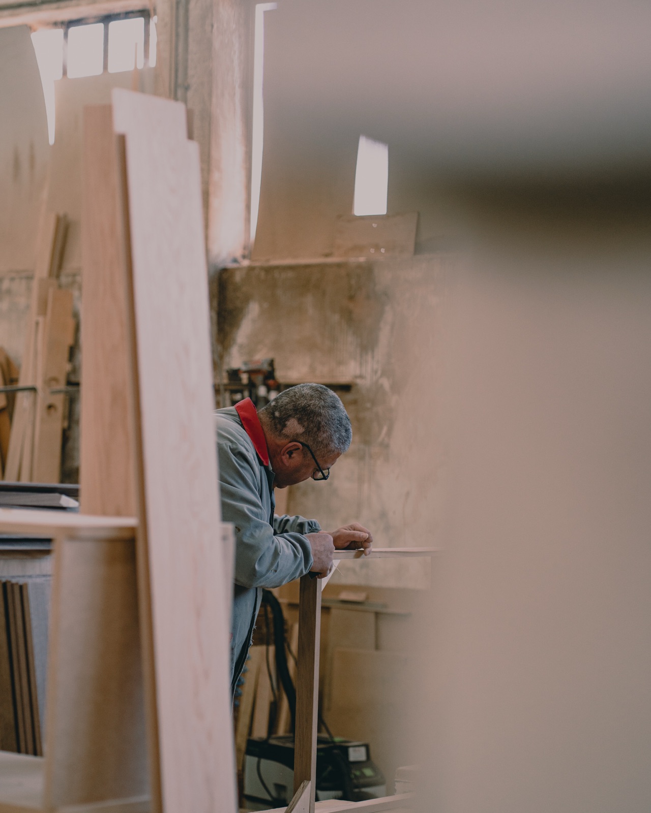 Mestre artesão a trabalhar