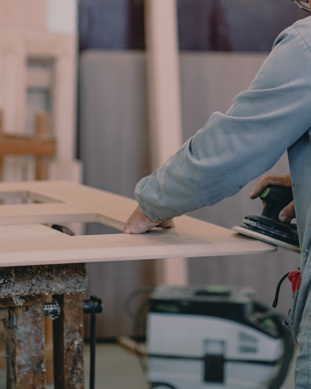 Lixagem de painel de madeira